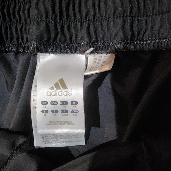 Women's Adidas pants size Large - Picture 2 of 3